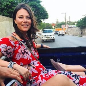 Meet your Posher, Elizabeth